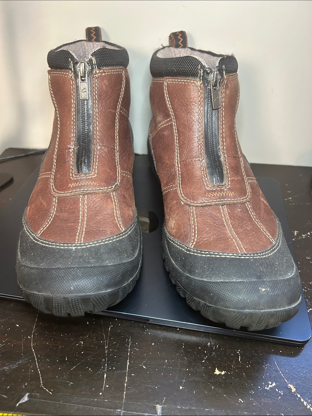 Clarks Boots Men’s Brown Front Zip Ankle Boots US 9